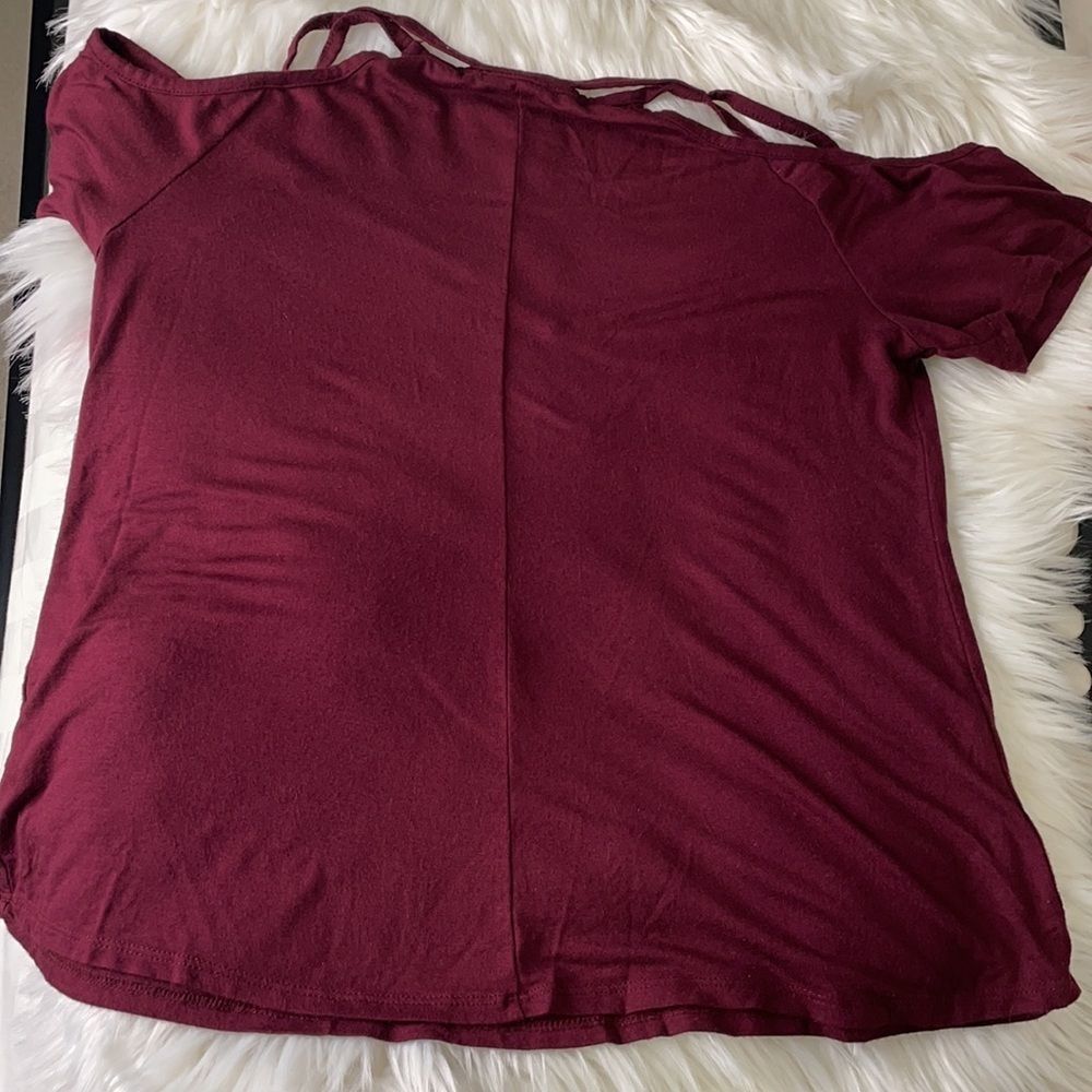Socialite women’s cutout shoulder top size small - Picture 5 of 12